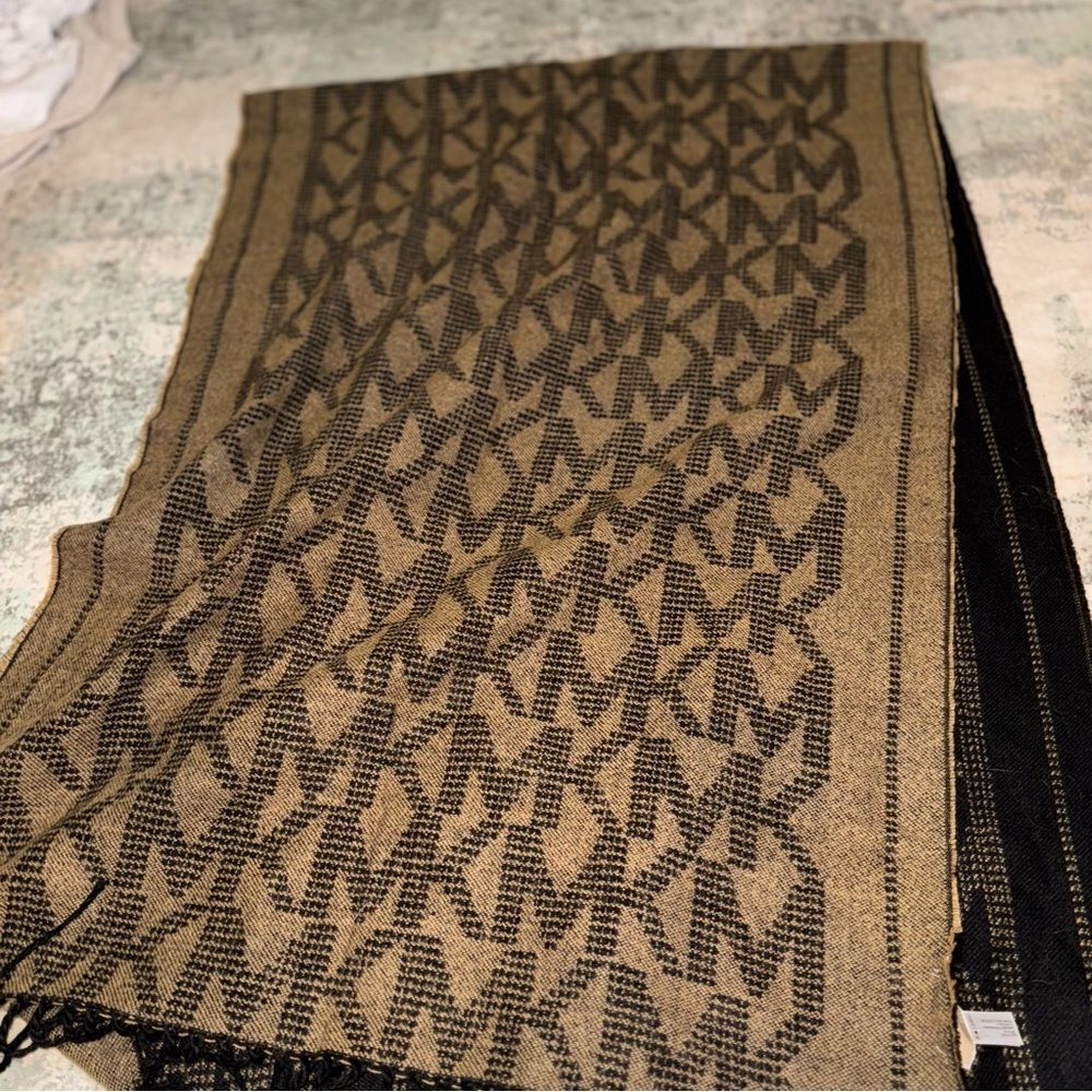 Michael Kors Black and Brown Patterned Scarf